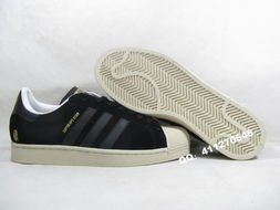 專柜正品 100%好評 阿迪達斯adidas040059 超級猿星 全黑運動鞋 經典與品質的完美融合